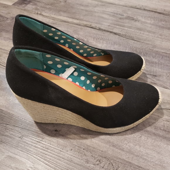 Merona Marguerite Wedges - Picture 2 of 7